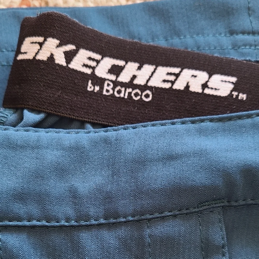 Skechers scrubs set - Picture 4 of 12